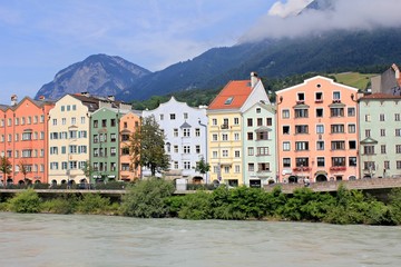 Fototapeta na wymiar Houses in Innsbruck