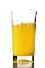 bibita frizzante gialla