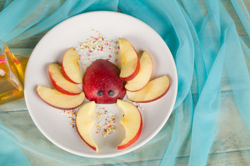 Fruity kid dessert in the shape of a crab © Olaf Speier