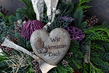 Grabschmuck