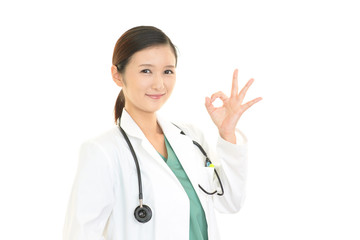 笑顔の女医