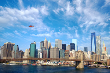 Fototapeta premium Brooklyn Bridge and Lower Manhattan skyline, New York City