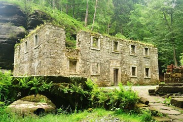 Fototapeta na wymiar Old mill with Kamenice river