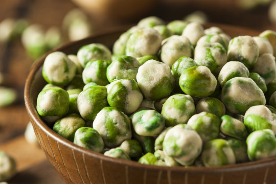 Fototapeta Homemade Dry Spice Wasabi Peas