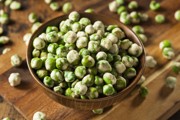 Homemade Dry Spice Wasabi Peas