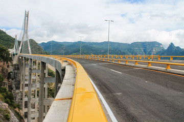 Puente Baluarte.