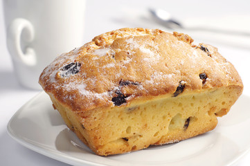 Cupcake with raisins