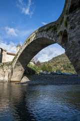 Fototapeta na wymiar Ponte medioevale