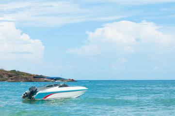 Fototapeta na wymiar Speed boat at the beach