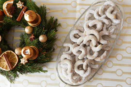 Christmas Vanilla Rolls With Sugar