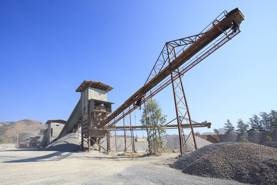 rock crusher machine industry chain moving to logistic gravel us