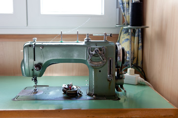 Green electrical sewing machine