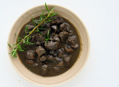 assiette de rognons cuisin&eacute;s