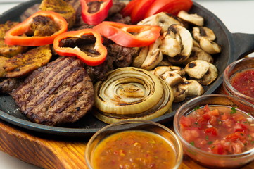 The mexican dishes mega grill pan