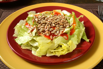 Salad with sunflower seeds