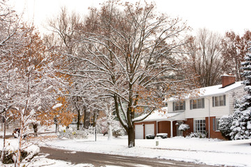 Naklejka premium Winter Neighborhood street scene