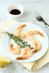 Delicious shrimp with thyme and soy sauce