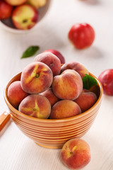 Fototapeta na wymiar fresh peaches