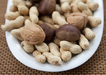 plat de présentation fruits secs