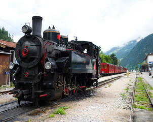 Fototapeta premium Kolej Zillertal w Alpach - Austria