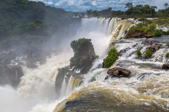 Brutal Iguazu