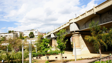 Fototapeta na wymiar Puente o viaducto de Vallcarca en Barcelona