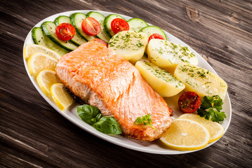 Grilled salmon and vegetables