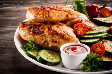 Roast chicken fillet and vegetables