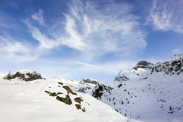 Paesaggio di montagna con neve