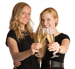 Freundinnen mit Sektgläsern freigestellt