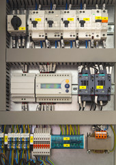 Electrical control cubicle with electrical devices