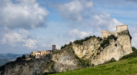 Fototapeta premium View of San Leo fortress and village
