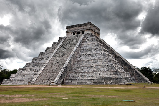 Kukulkan Pyramid in Chichen Itza on the Yucatan, Mexico