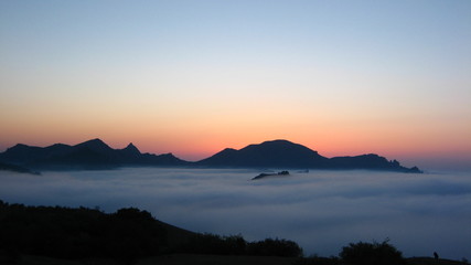 Fototapeta premium Море в облаках