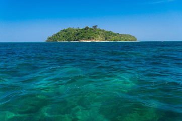 Fototapeta premium Green Fantasy Blue Atoll