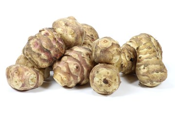 Topinambur isoliert auf weißem Hintergrund