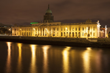 Obraz na płótnie Canvas Dublin Custom House