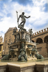 Neptun's Fountain - Bologna, Italy © Michał Kozera