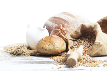 full corn bread, honey and milk © pawel70