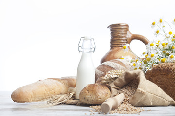 full corn bread, honey and milk © pawel70
