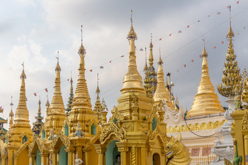 Fototapeta na wymiar Shwedagon Pagoda, Yangon, Myanmar