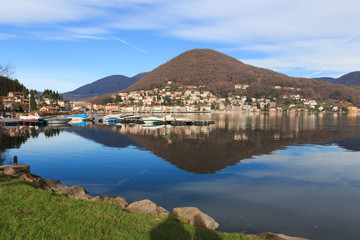 Fototapeta na wymiar Ponte Tresa (lago di Lugano)