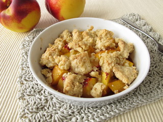 Nektarinen Crumble