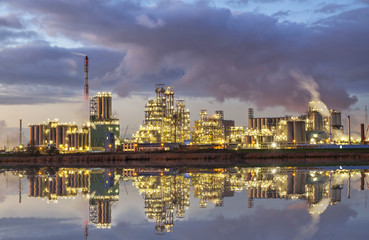 Fototapeta na wymiar Factory in the industrial area of Antwerp in the evening