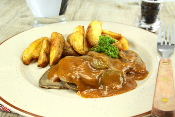 langue de boeuf sauce piquante