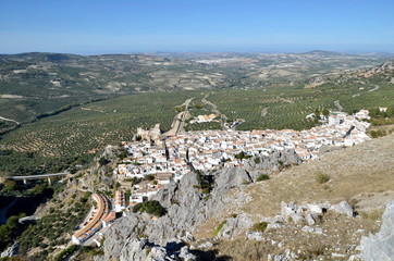 Vista superior de la villa de Zuheros