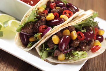 taco with beef and vegetables
