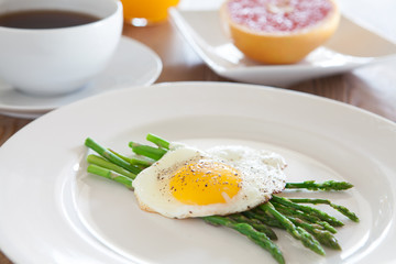 Breakfast with Aspargus and Fried Egg