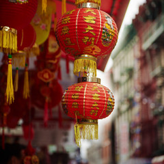 Obraz premium Red chinese lamp in Chinatown in New York city, USA