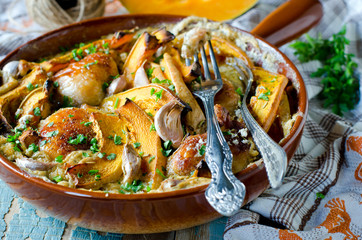 Chicken baked with pumpkin and cream